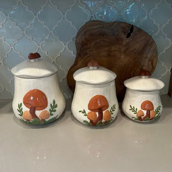 Mushroom small canister cookie jar vintage Arnel’s decor kitchen cottagecore - Picture 4 of 14